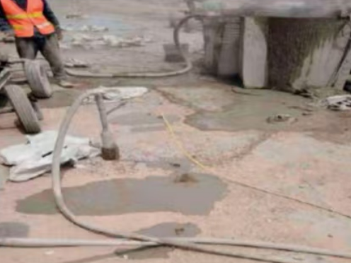 丁青水泥混凝土路面板底注浆技术 路面脱空注浆整治方案