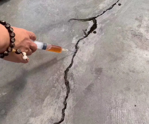 丁青混凝土裂缝修补技术详解​